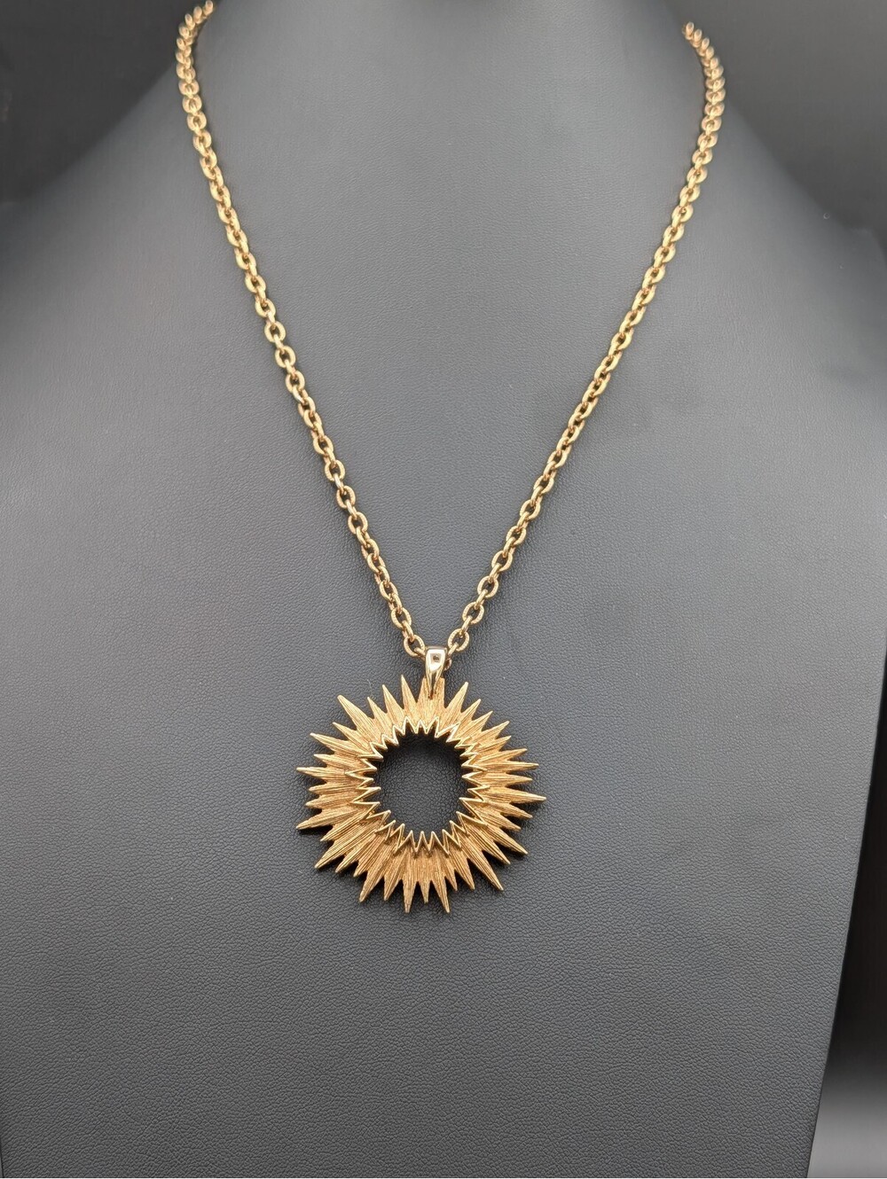 Vintage Sarah Coventry Sunburst Pendant Necklace Gold Tone Starburst Sol 1970s